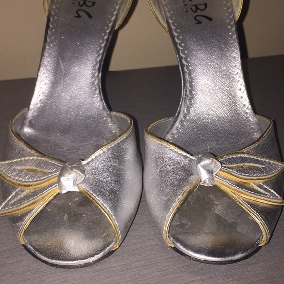 BCBG Paris Silver Leather Pumps - Picture 5 of 5